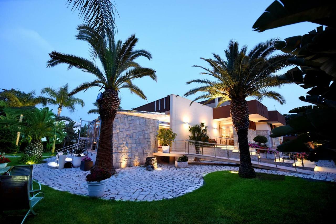No Tag Urban Hotel Trani Exterior photo