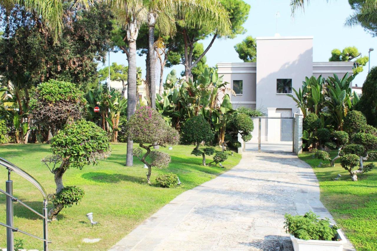 No Tag Urban Hotel Trani Exterior photo
