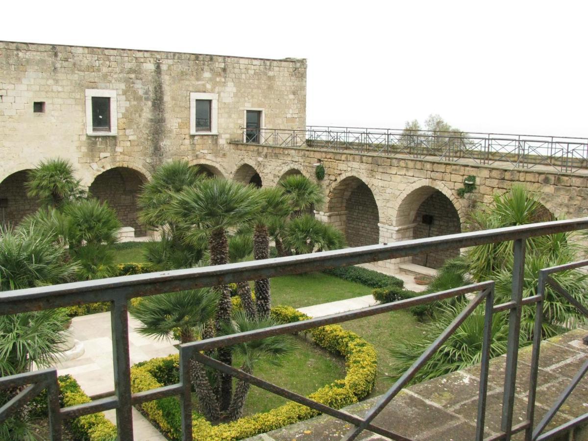 No Tag Urban Hotel Trani Exterior photo